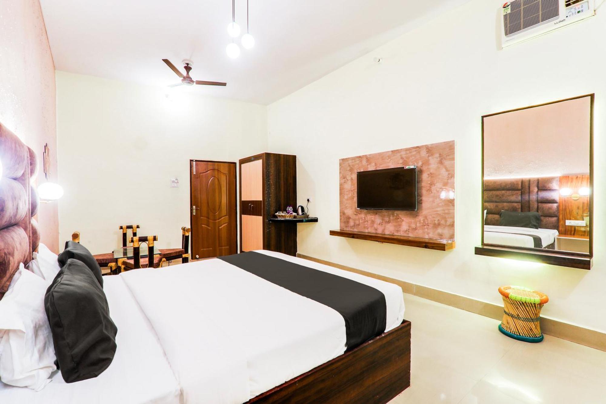 Hotel O Shree Hotel Mriduni พาราณสี ภายนอก รูปภาพ