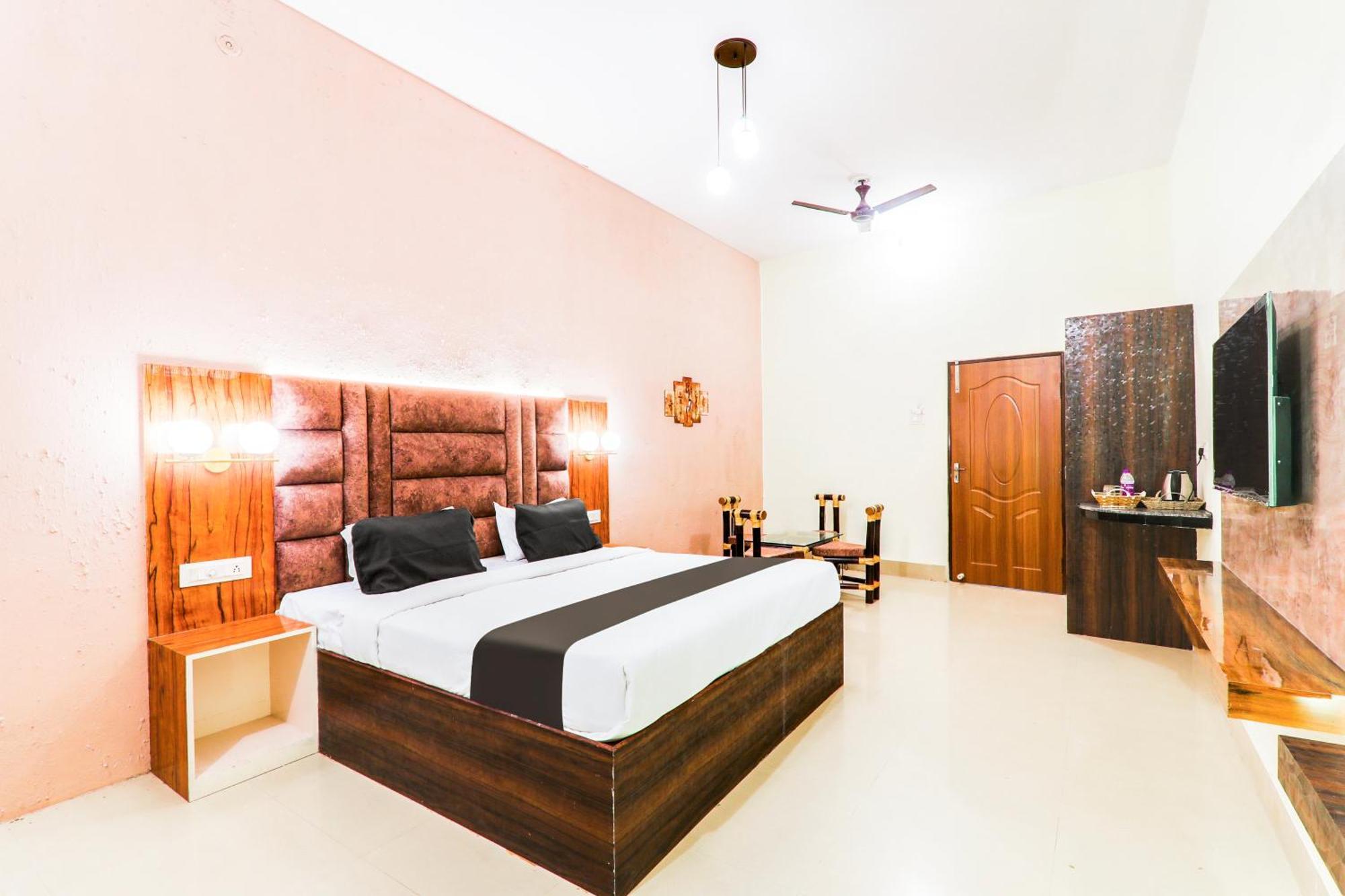 Hotel O Shree Hotel Mriduni พาราณสี ภายนอก รูปภาพ