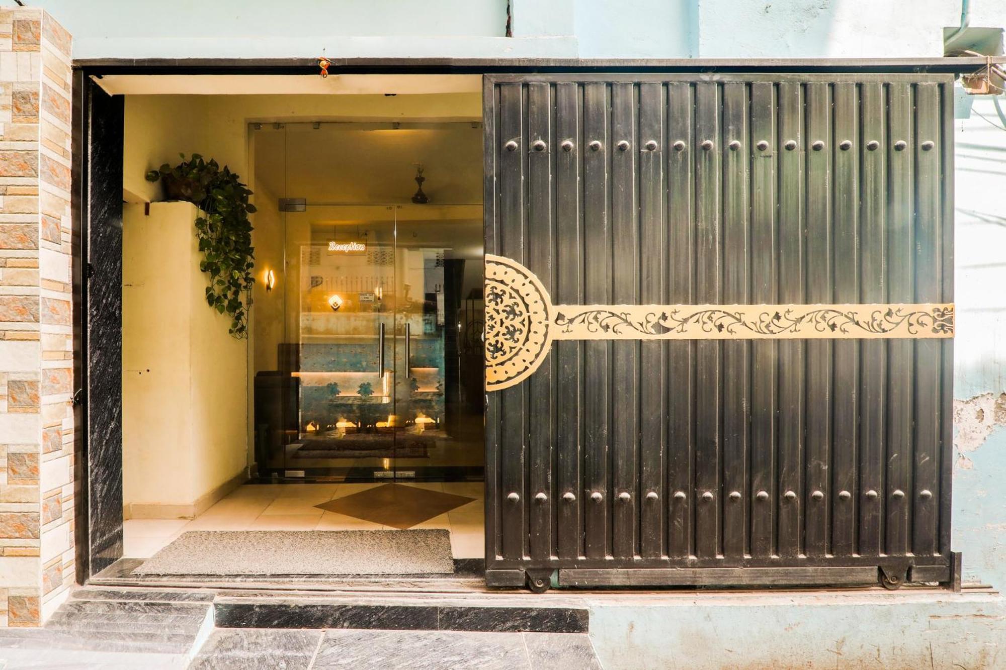 Hotel O Shree Hotel Mriduni พาราณสี ภายนอก รูปภาพ